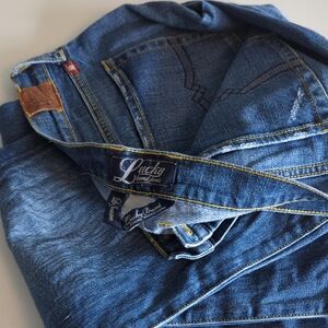 Vintage Lucky brand 16/33 distressed Denim